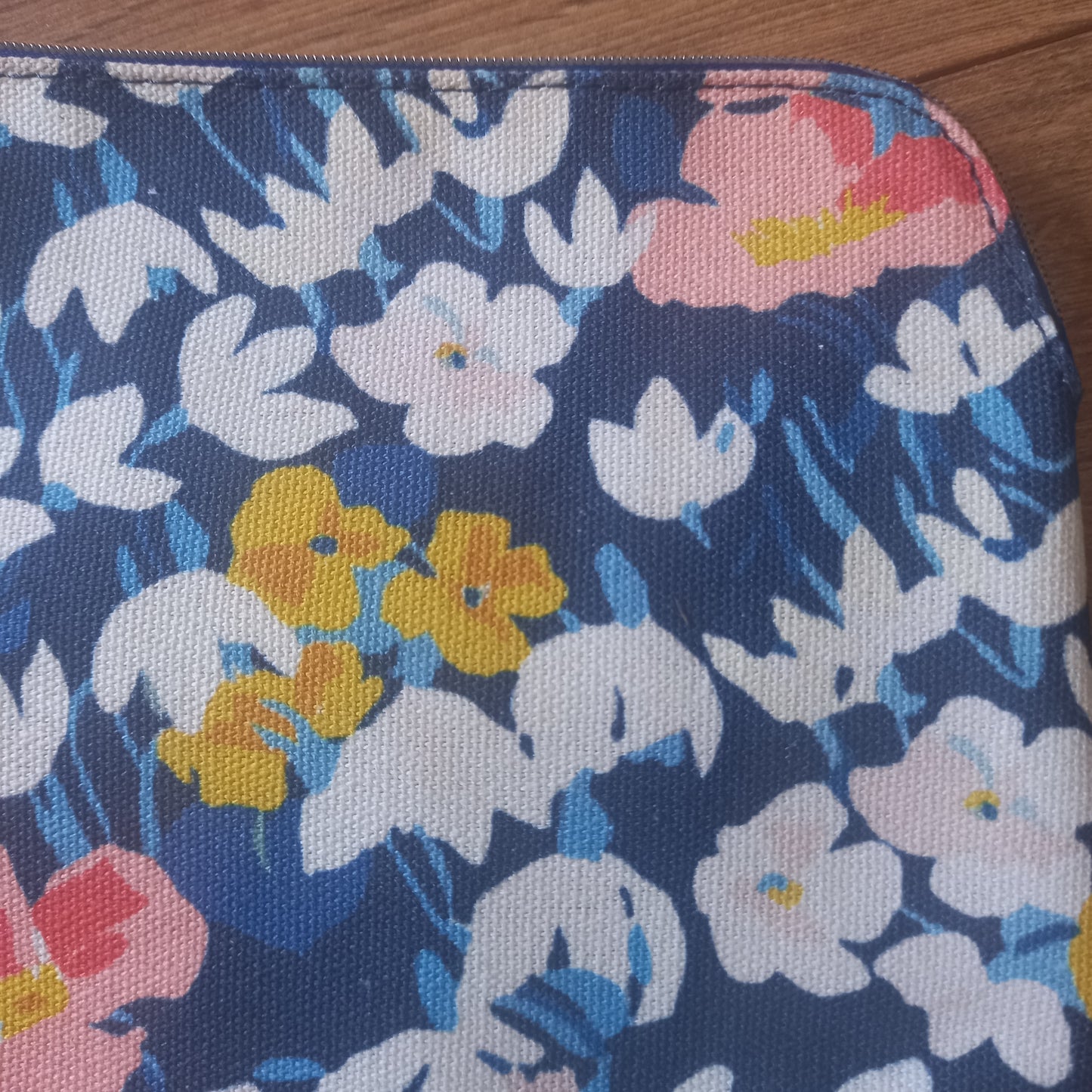 Joules Bright Side Floral Medium Pouch/Cosmetic Bag with Metal Zip Size 22x16.5cm