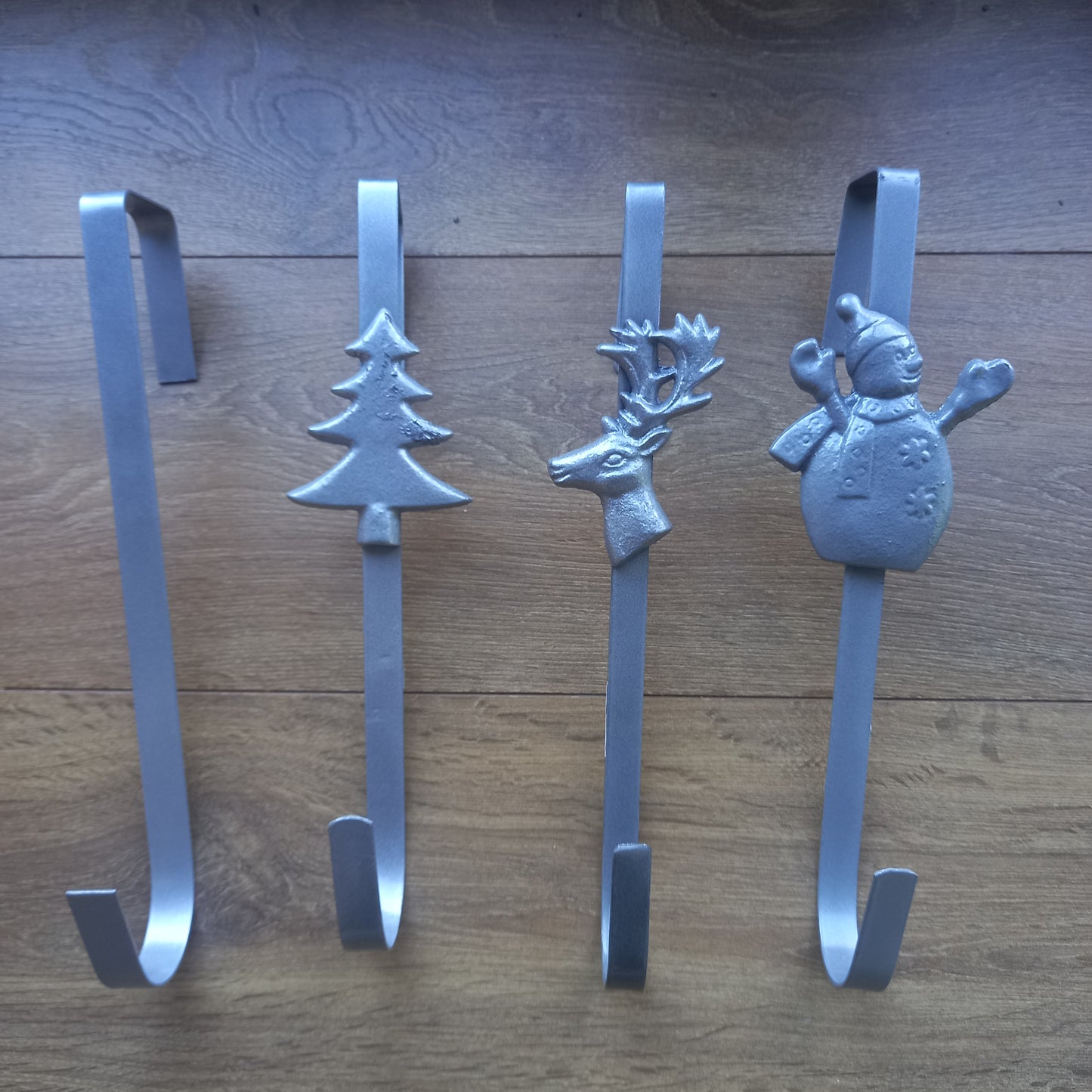 Metal Christmas Wreath Door Hangers