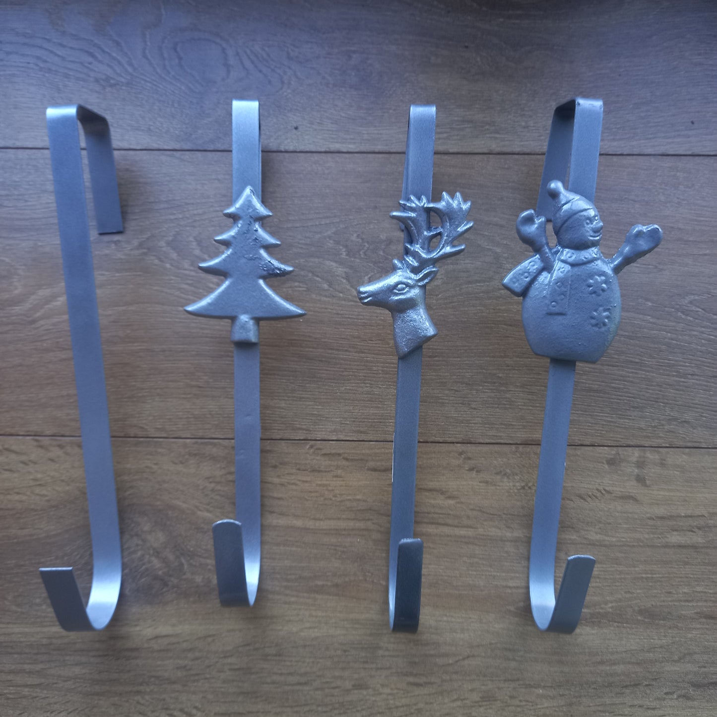 Metal Christmas Wreath Door Hangers