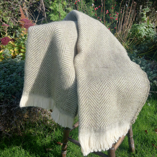 Chevron Tibet Throw - Olive with Cream Fringe (200 x 146 cm)