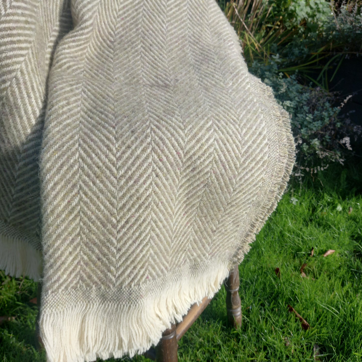 Chevron Tibet Throw - Olive with Cream Fringe (200 x 146 cm)