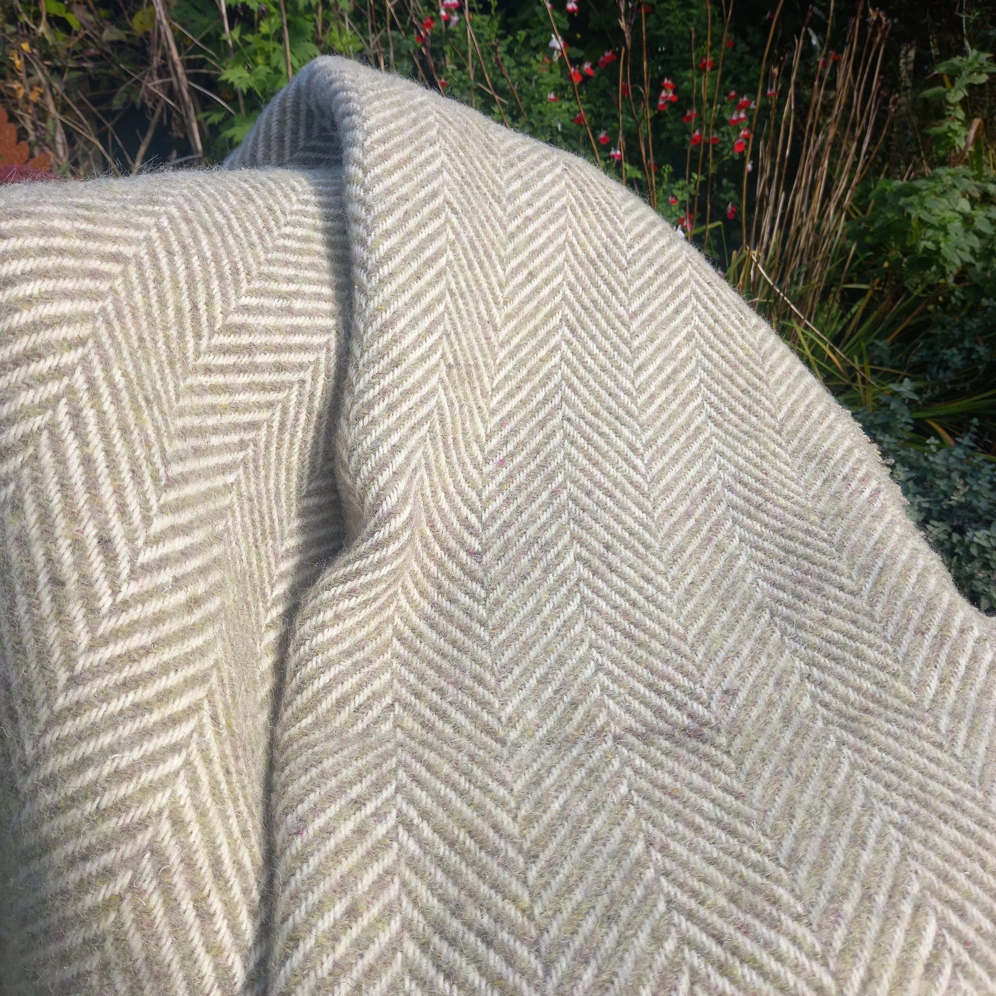 Chevron Tibet Throw - Olive with Cream Fringe (200 x 146 cm)