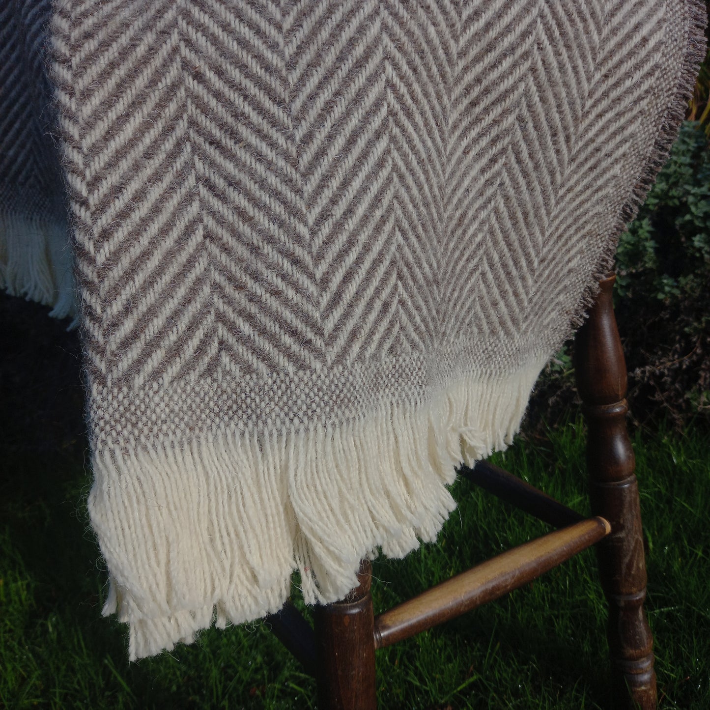 Chevron Tibet Throw - Chestnut with Cream Fringe (200 x 146 cm)